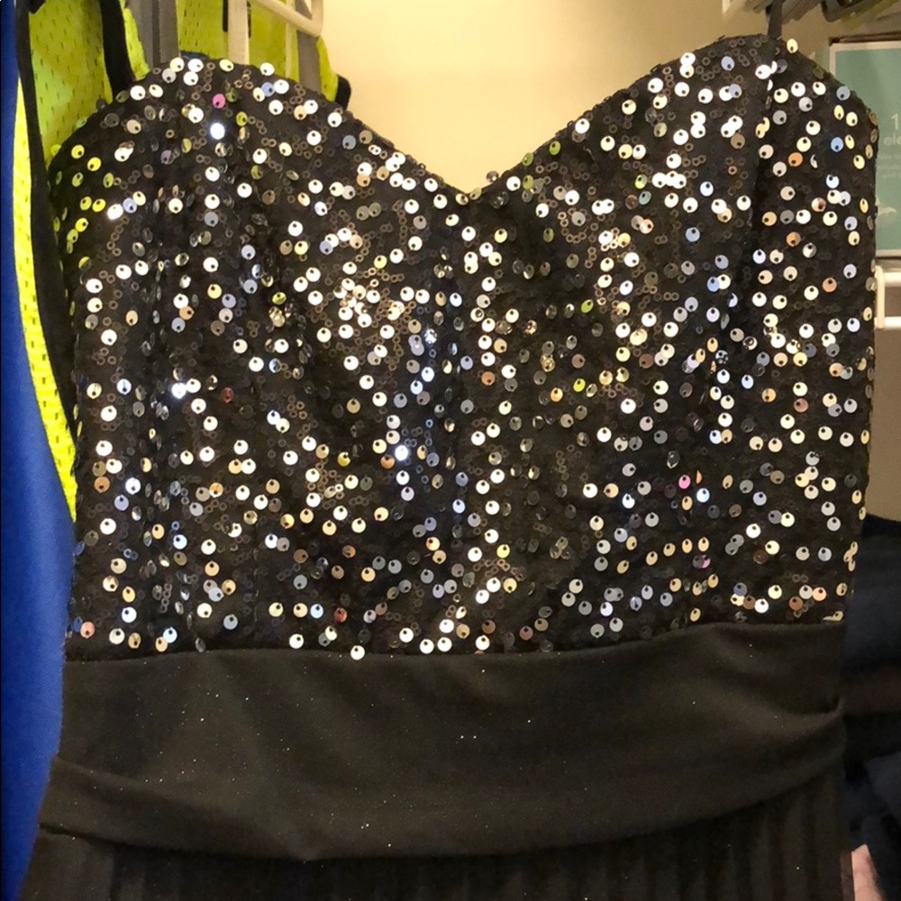 Black prom dress